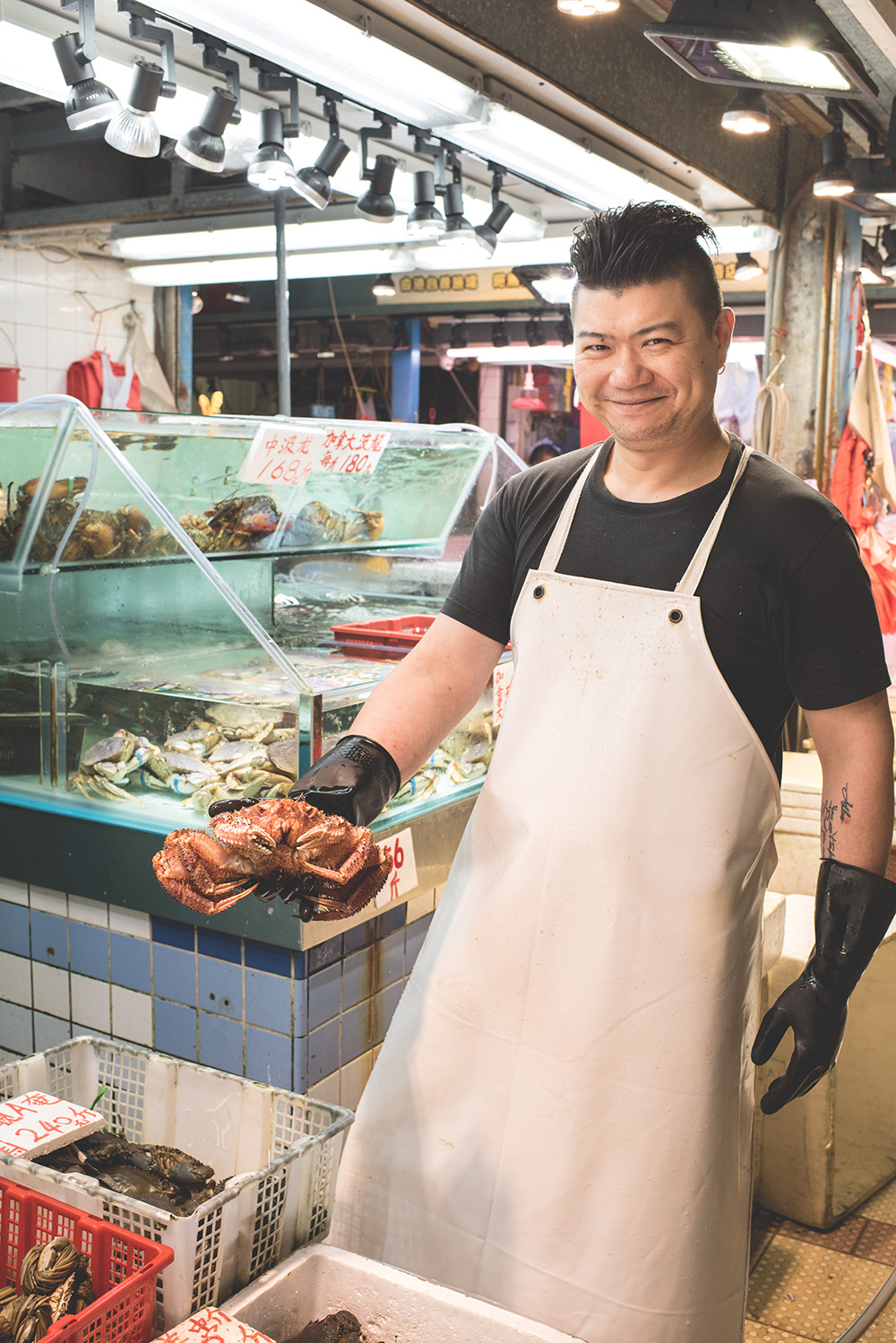 Tai Po wet market fisherman crab